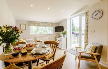 2 Bed in Taunton Holiday Cottage