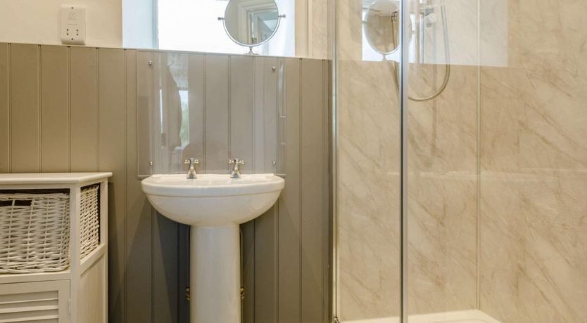 Photo of 2 Bed in Thornfalcon