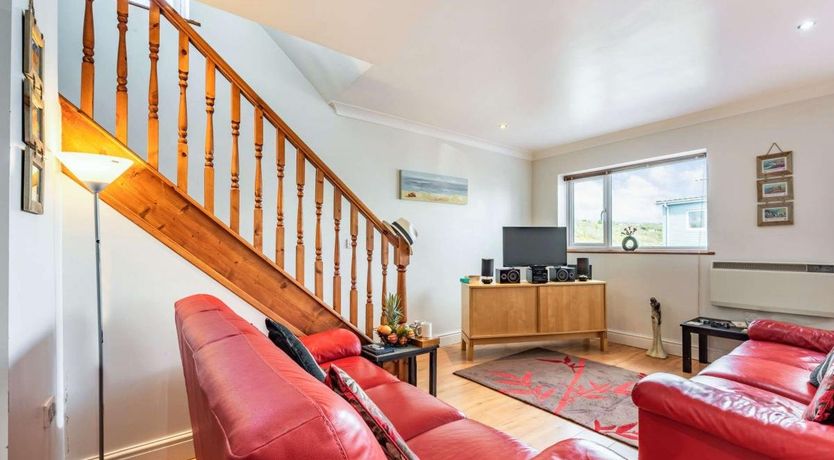 Photo of 3 Bed in Freshwater East