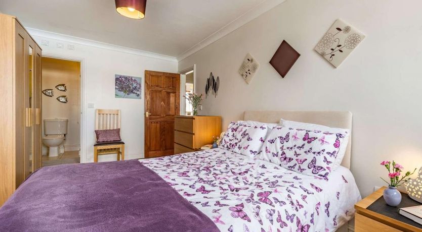 Photo of 3 Bed in Freshwater East