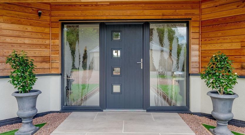 Photo of 5 Bed in Madley