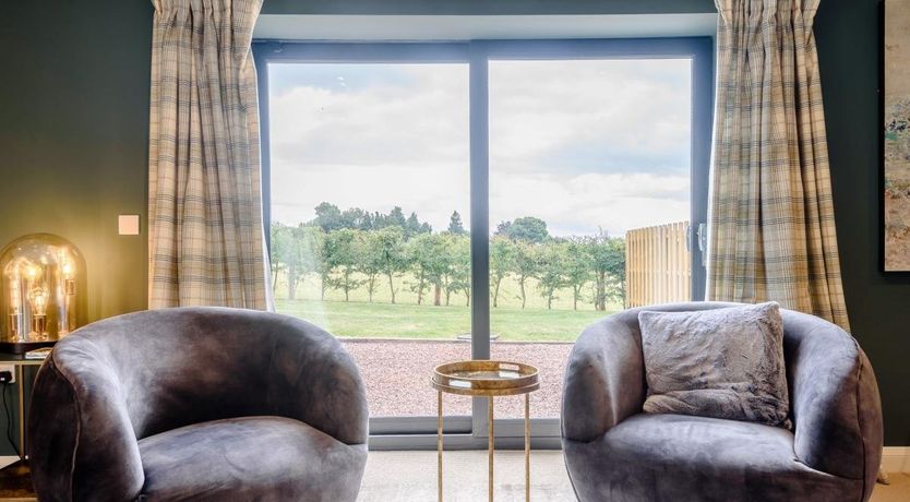 Photo of 5 Bed in Madley