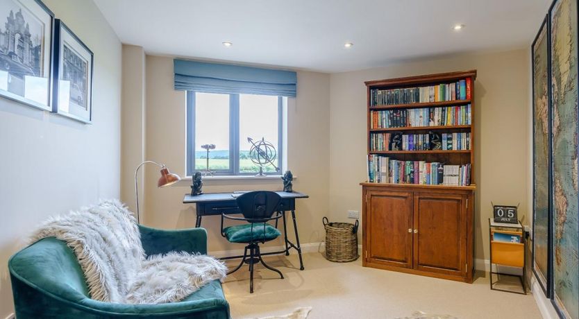 Photo of 5 Bed in Madley