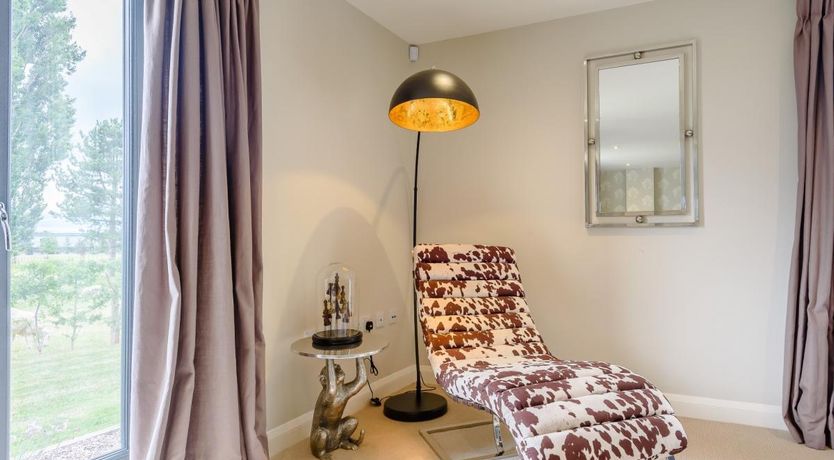 Photo of 5 Bed in Madley