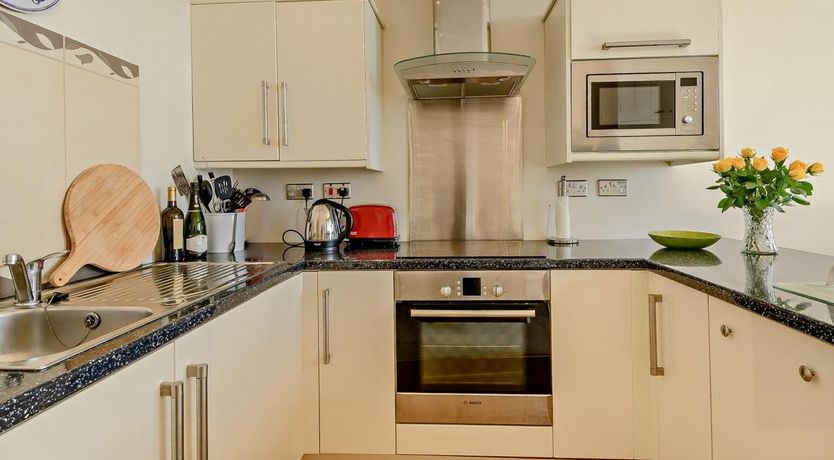 Photo of 2 Bed in Tenby