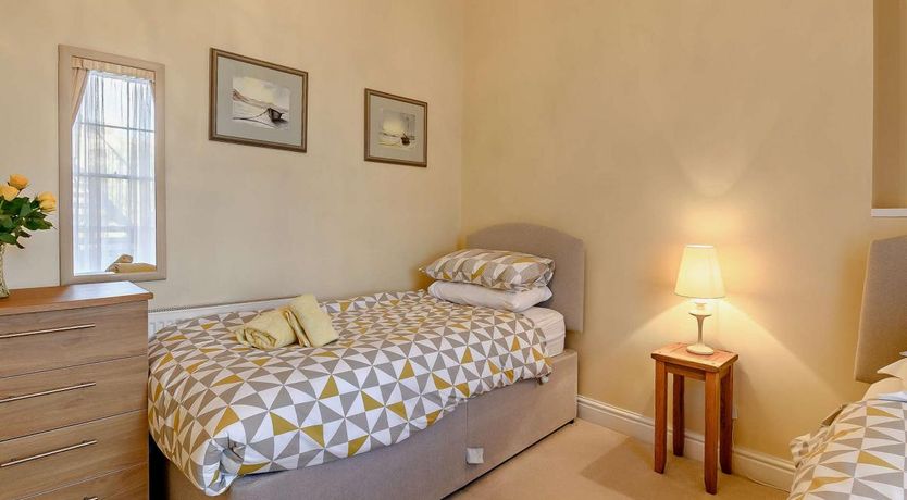 Photo of 2 Bed in Tenby