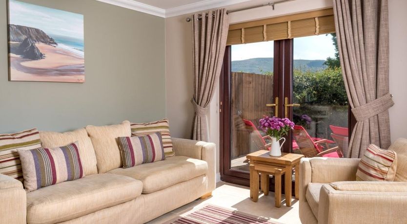 Photo of 4 Bed in Lower Cwmtwrch