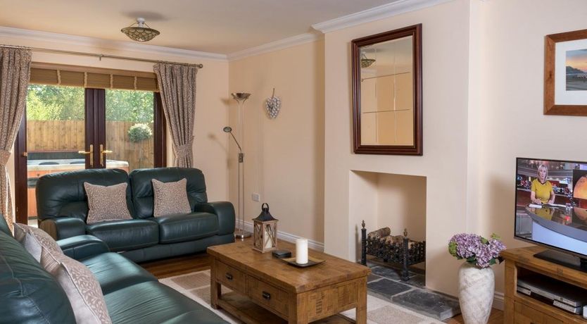 Photo of 4 Bed in Lower Cwmtwrch