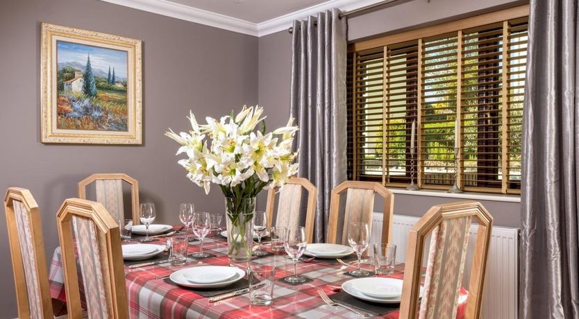 Photo of 4 Bed in Lower Cwmtwrch