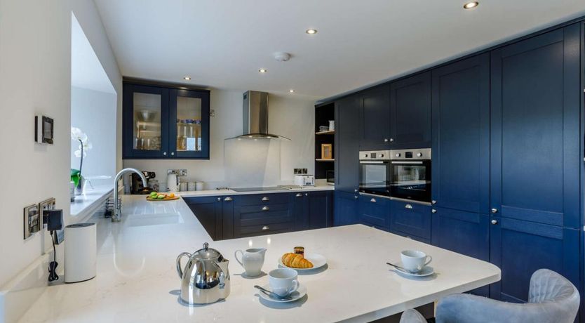 Photo of 5 Bed in Brayford