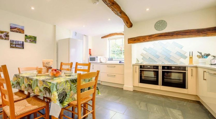 Photo of 4 Bed in Routenbeck