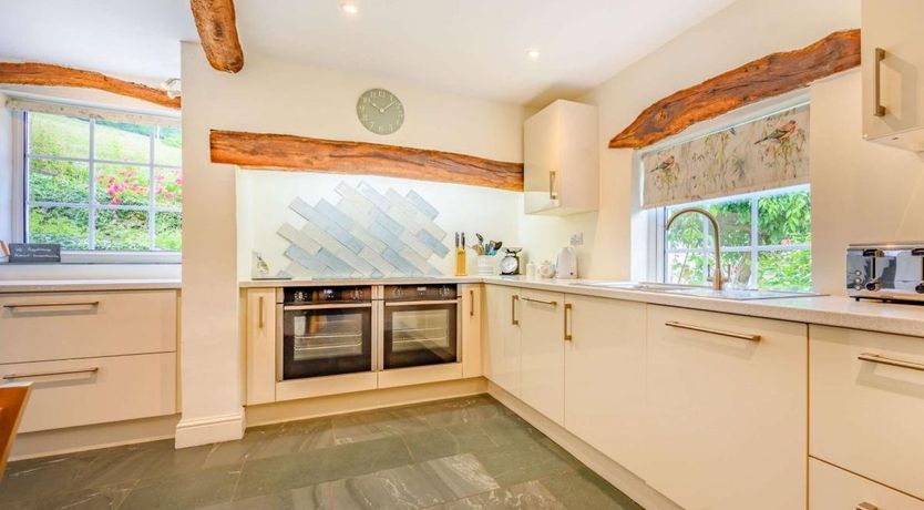 Photo of 4 Bed in Routenbeck