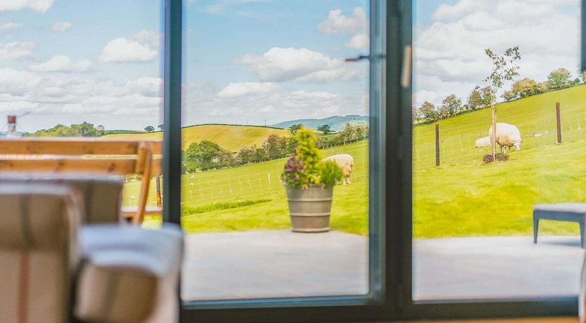 Photo of 2 Bed in Llandyssil