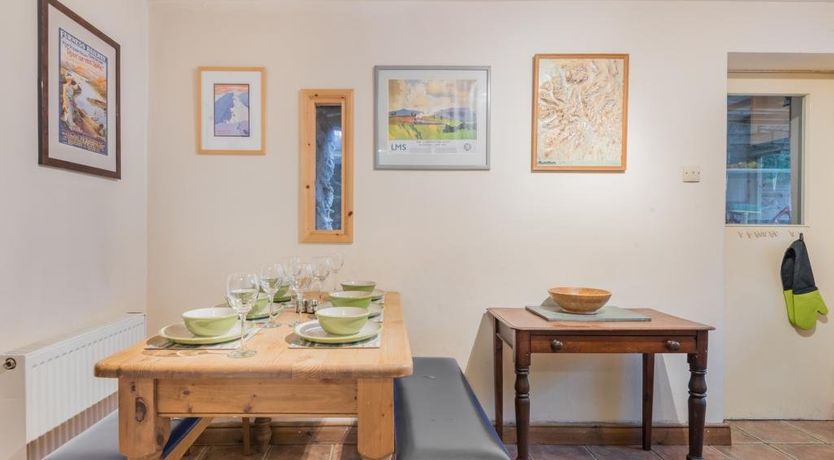 Photo of 3 Bed in Water Yeat