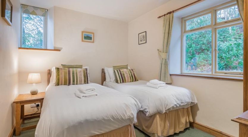 Photo of 3 Bed in Water Yeat