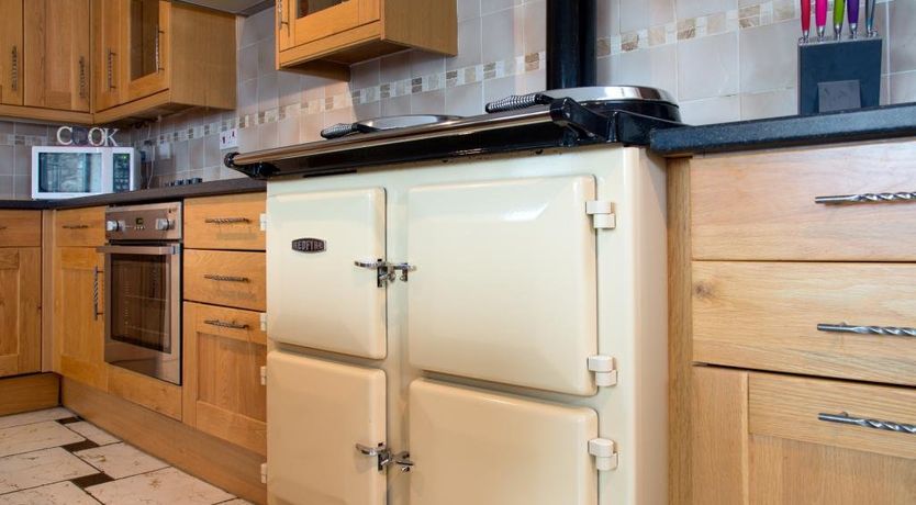 Photo of 7 Bed in Newlands