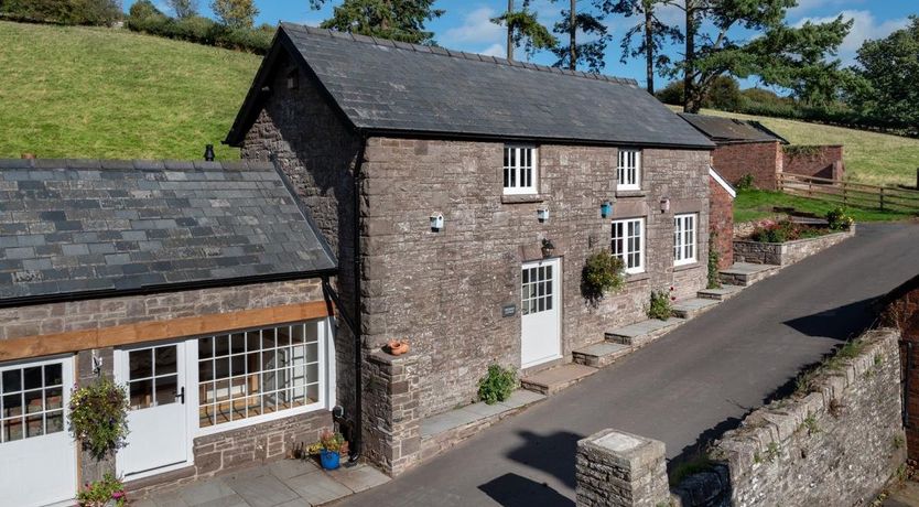 Photo of in Llansantffraed (BN270)