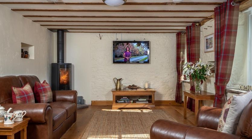 Photo of 1 Bed in Llansantffraed