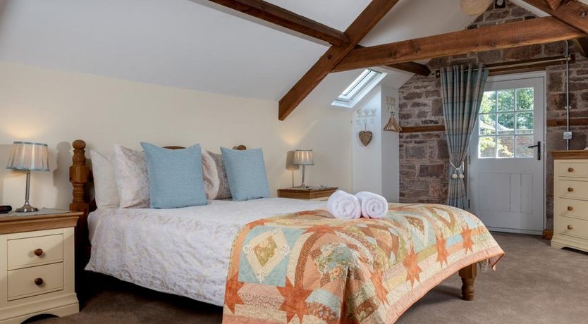 Photo of 1 Bed in Llansantffraed