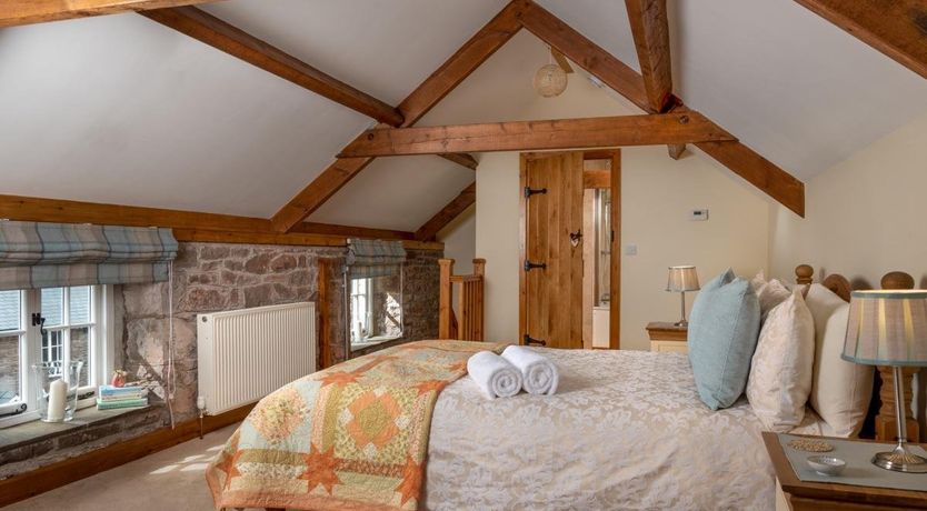 Photo of 1 Bed in Llansantffraed