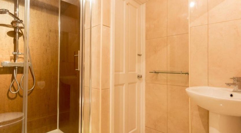 Photo of 6 Bed in Lamplugh