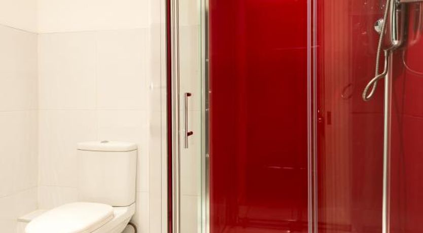 Photo of 6 Bed in Lamplugh