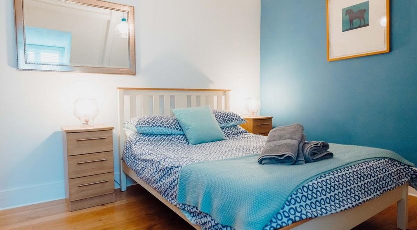 Photo of 3 Bed in Tenby