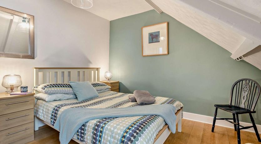 Photo of 3 Bed in Tenby