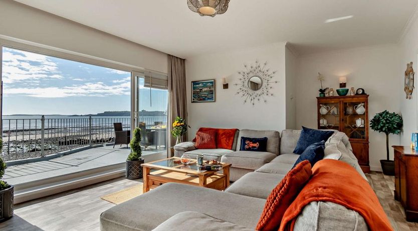 Photo of 3 Bed in Amroth