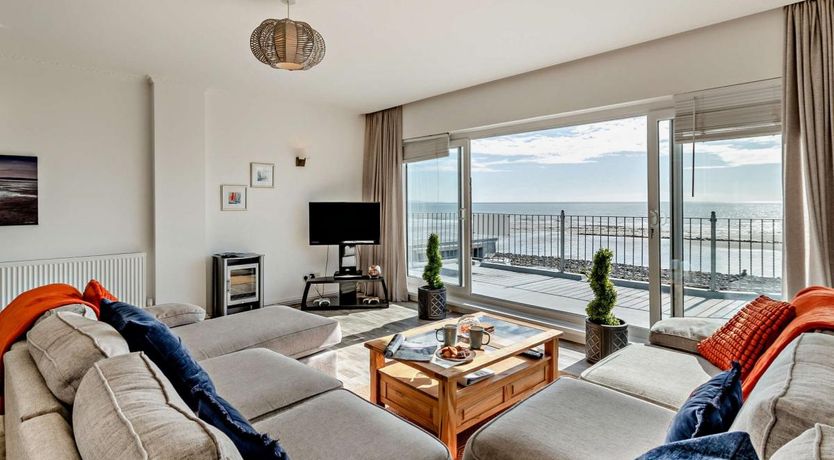 Photo of 3 Bed in Amroth