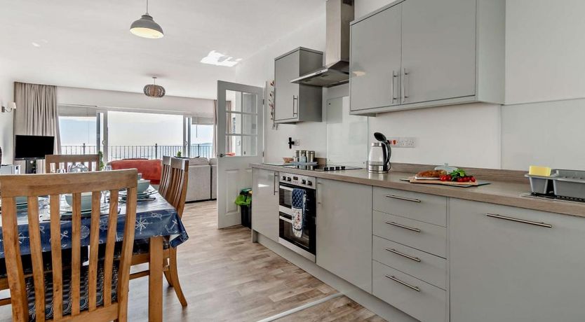 Photo of 3 Bed in Amroth