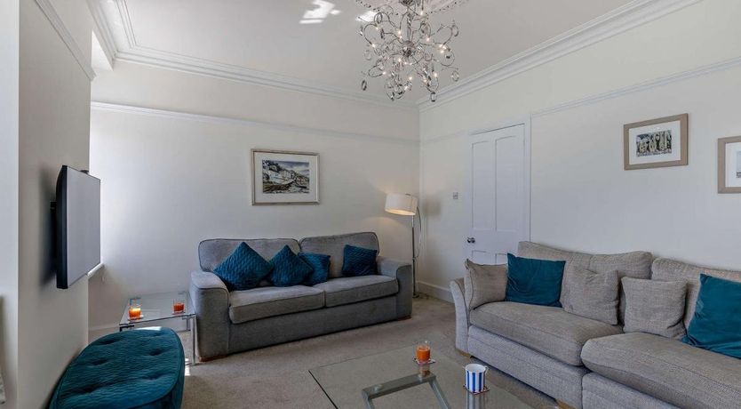 Photo of 4 Bed in Aberdovey