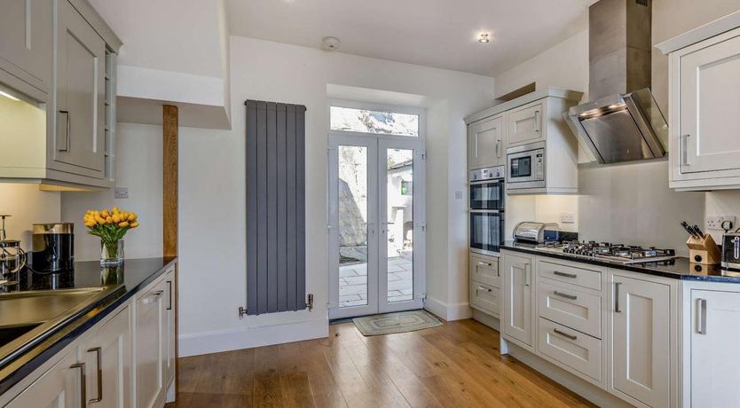 Photo of 4 Bed in Aberdovey