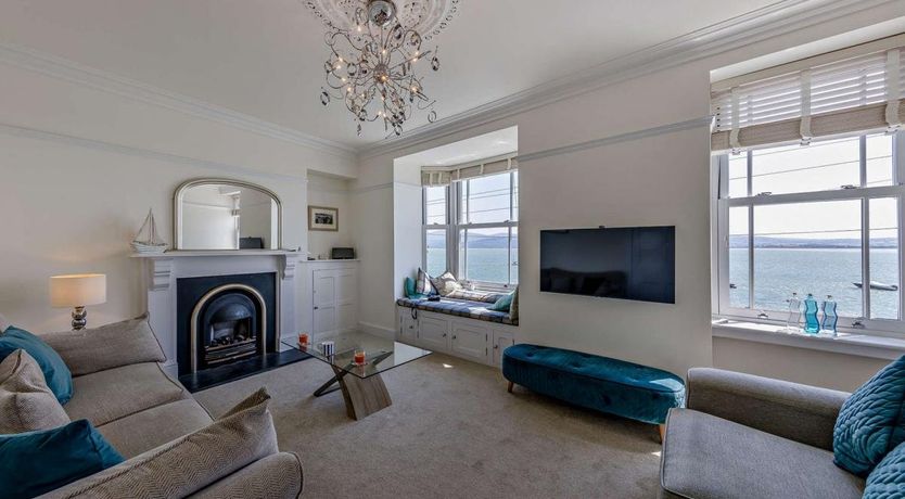 Photo of 4 Bed in Aberdovey