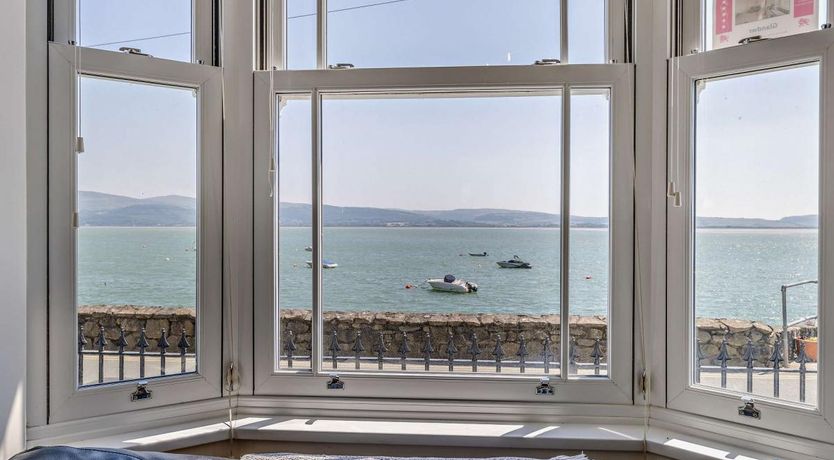 Photo of 4 Bed in Aberdovey