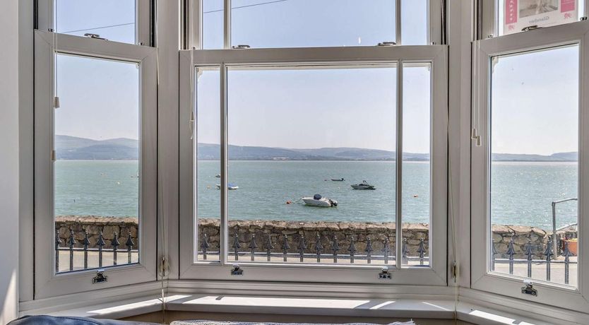 Photo of 4 Bed in Aberdyfi