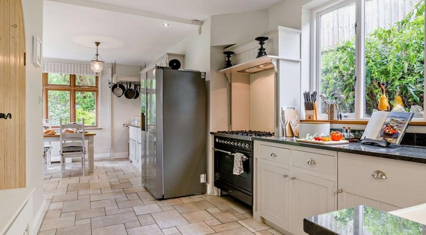 Photo of 4 Bed in Weston-super-Mare