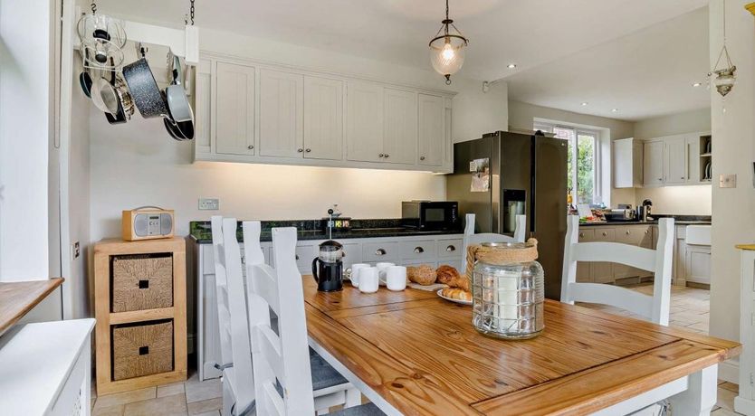 Photo of 4 Bed in Weston-super-Mare