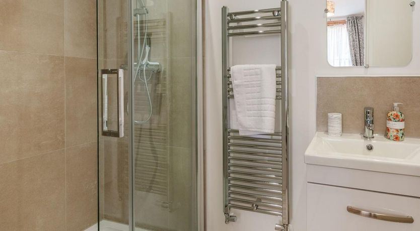 Photo of 5 Bed in Margate