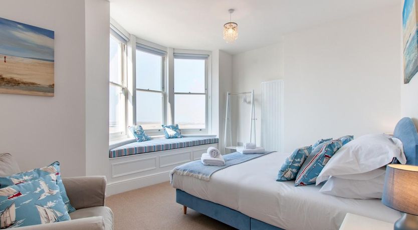 Photo of 5 Bed in Margate