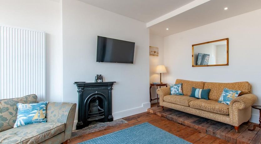 Photo of 5 Bed in Margate