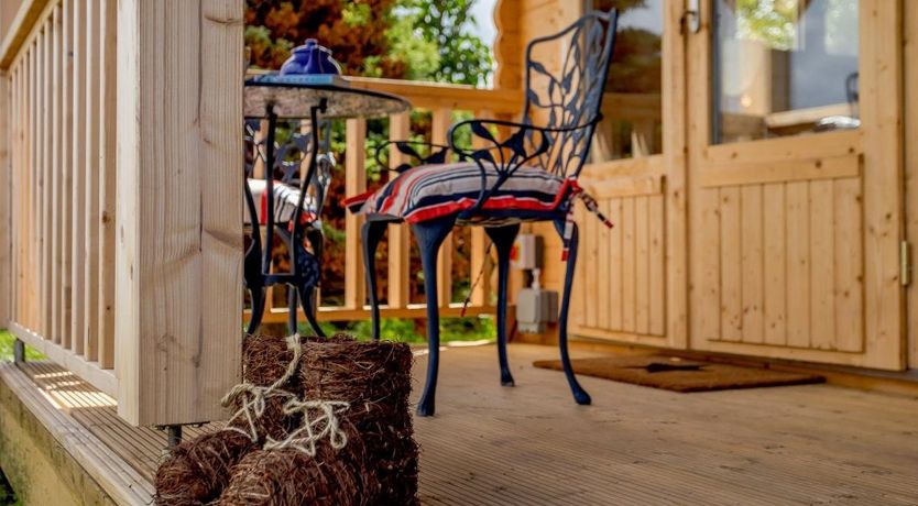 Photo of 1 Bed in Polbathic