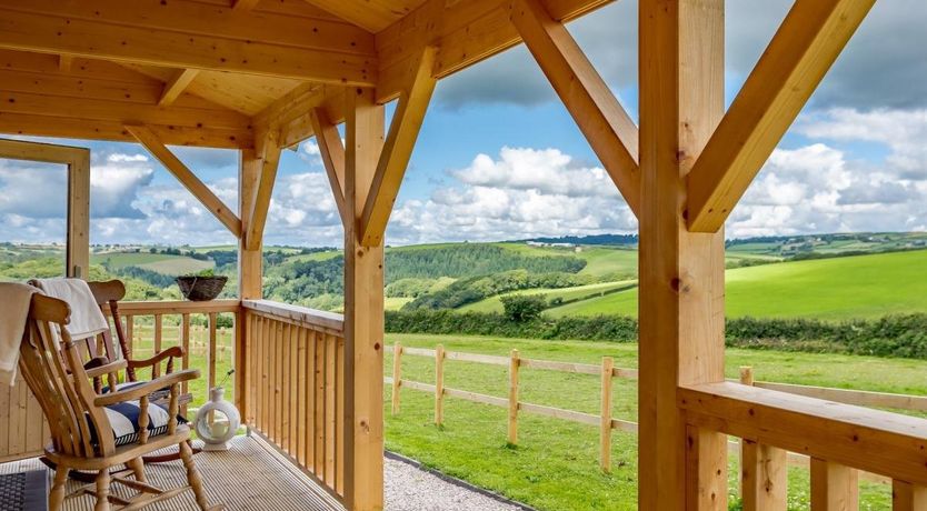 Photo of 1 Bed in Polbathic