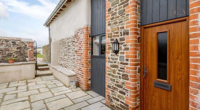 Photo of 2 Bed in Atherington