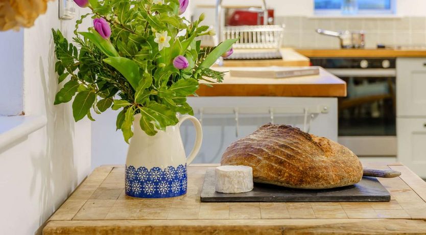 Photo of 4 Bed in Cwmcarvan