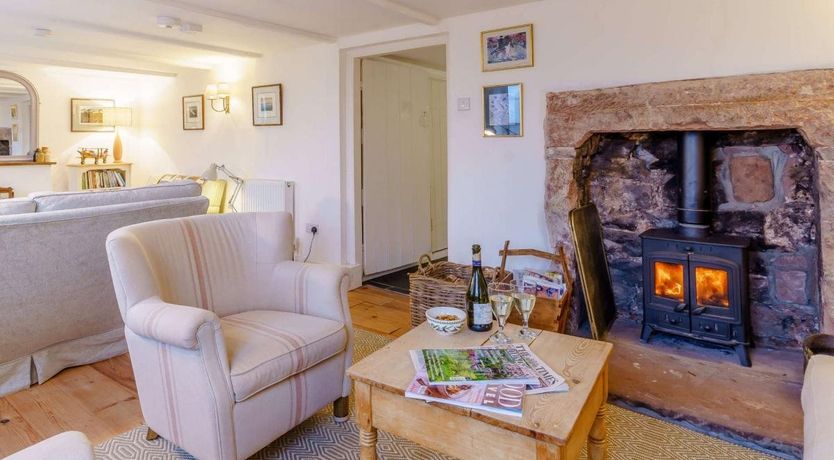 Photo of 4 Bed in Cwmcarvan