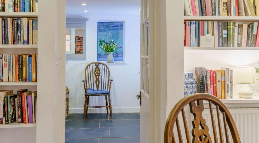 Photo of 4 Bed in Cwmcarvan