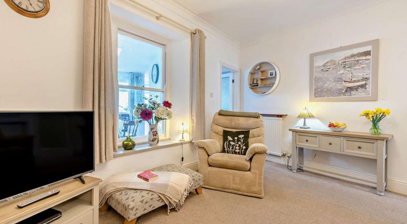 Photo of 3 Bed in Tenby