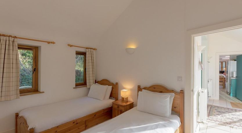 Photo of 7 Bed in Aberdovey