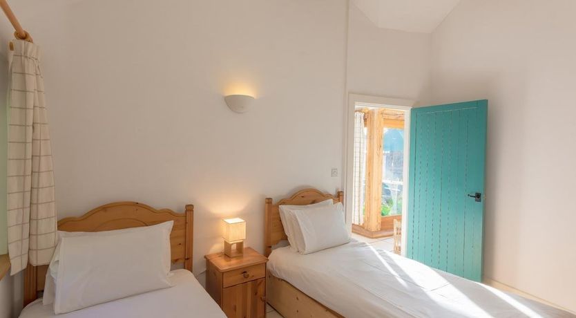 Photo of 7 Bed in Aberdovey